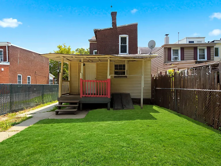320 Hewitt St #2 — Photo 12