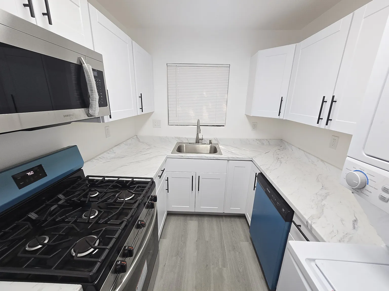 3 bed, $3,400 — Photo 4