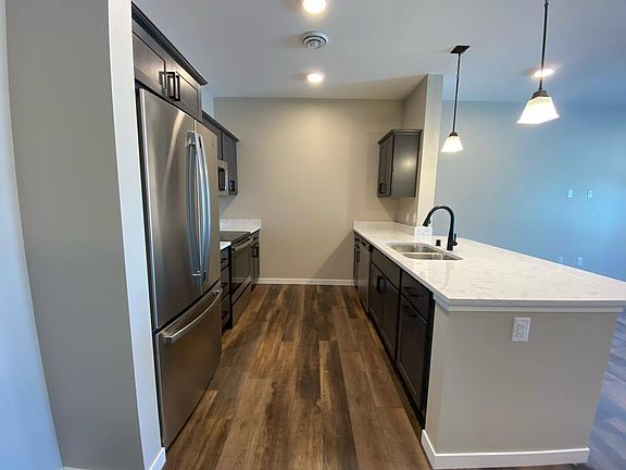 4th image of 608 Pine Ct #11002331