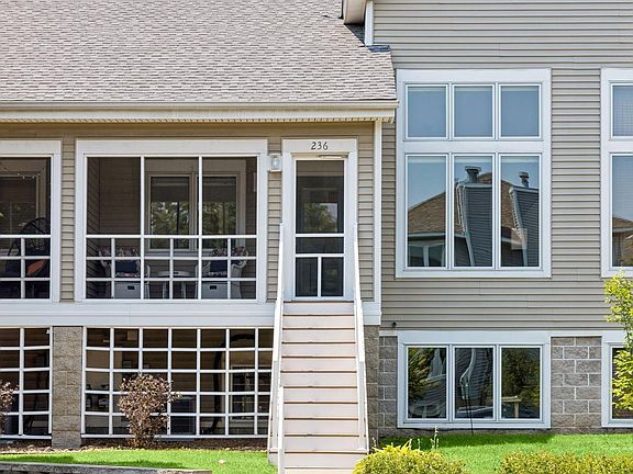 2nd image of 236 6th St NE
