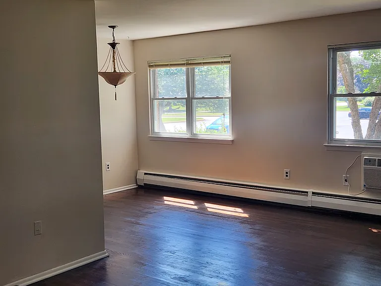 94 Stonehurst Blvd #B — Photo 3