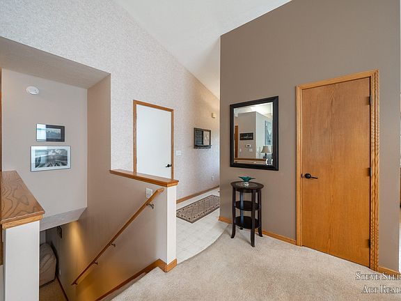 3rd image of 33 Trillium Ct #5