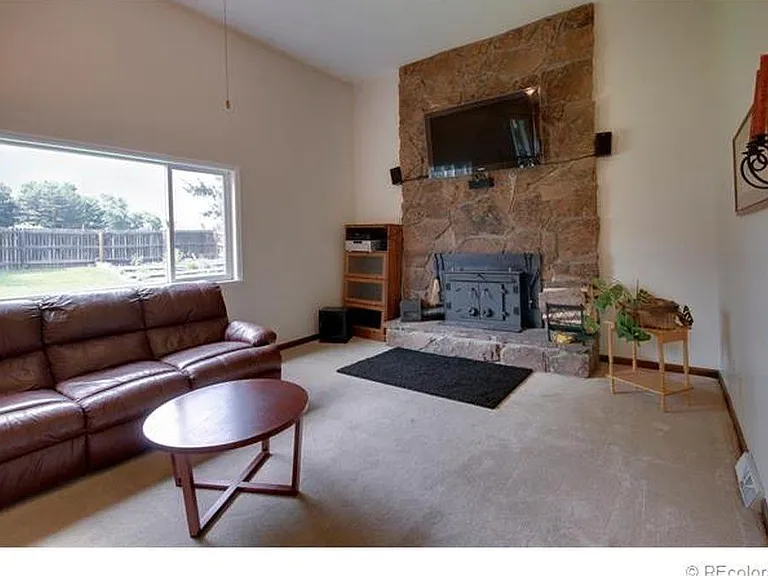 8383 Quay Dr — Photo 5