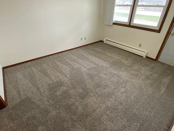 4th image of 605 W Briar Ln #220
