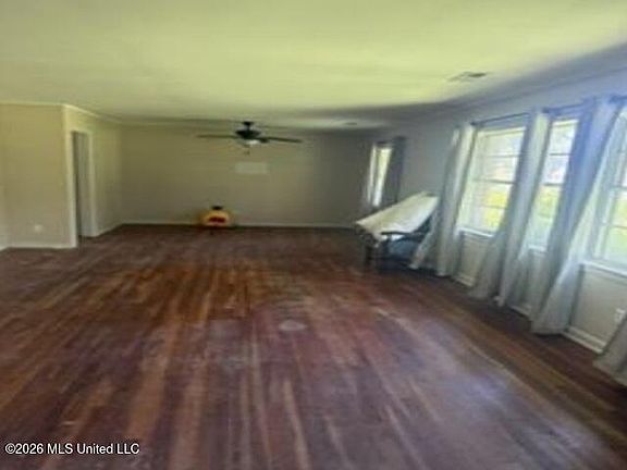 2nd image of 589 S Dunn St