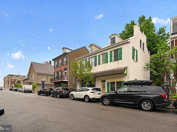 5th image of 220 Church St