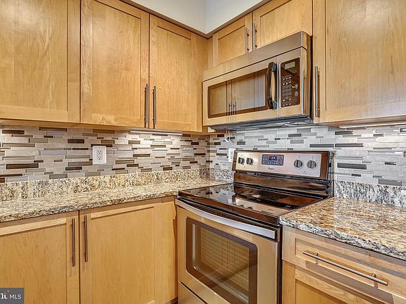 3rd image of 10101 Grosvenor Pl APT 810