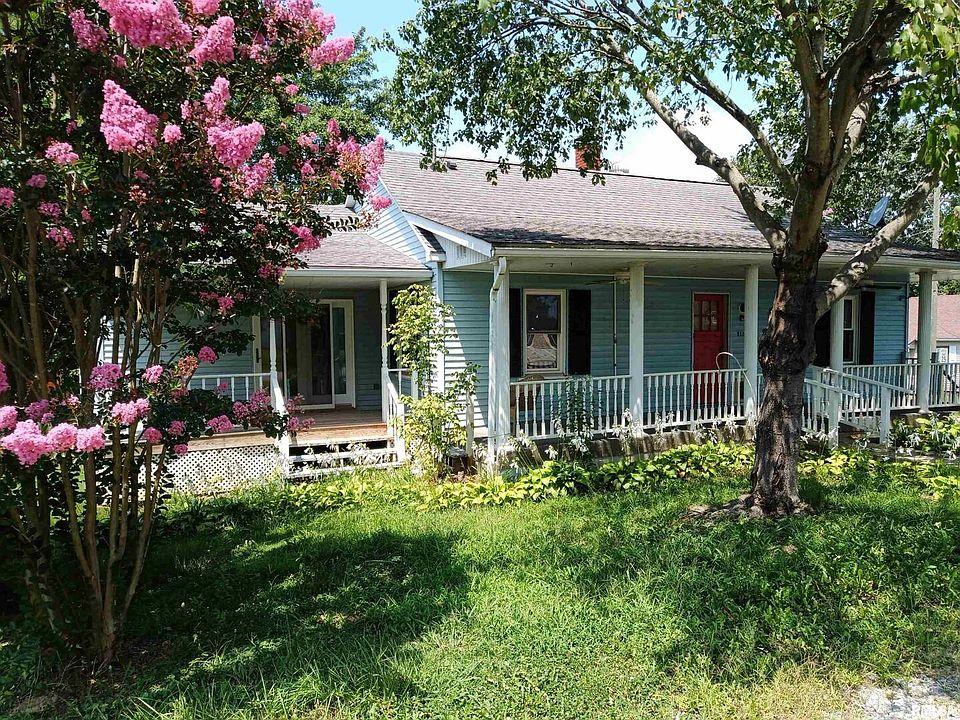 1st image of 825 3rd St