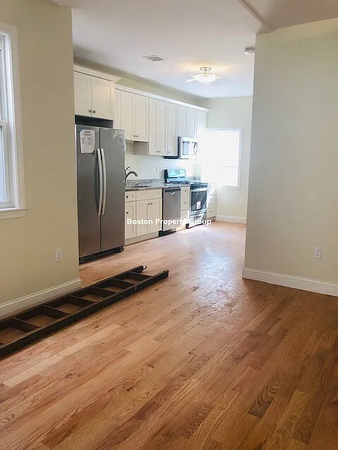 52 Guild St #1