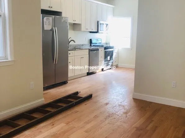 52 Guild St, Roxbury, MA