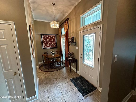 5th image of 1004 N Monte Blanc Dr