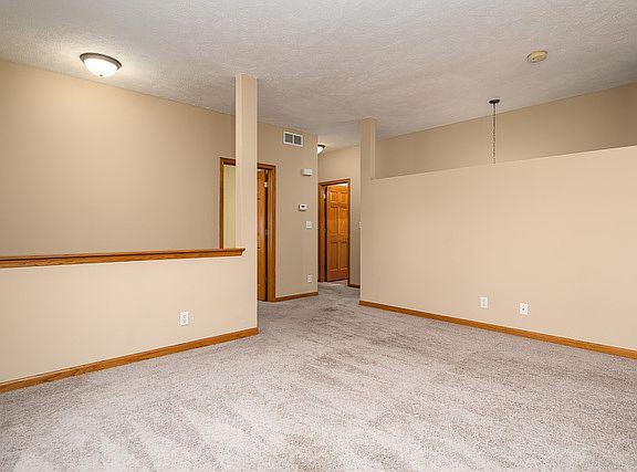4th image of 5521 Sandhutton Ct #5521
