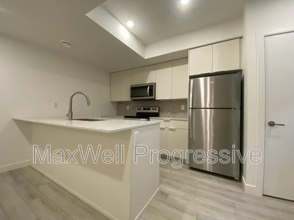 10455 143rd St NW #Basement, Edmonton, AB T5N 2S4
