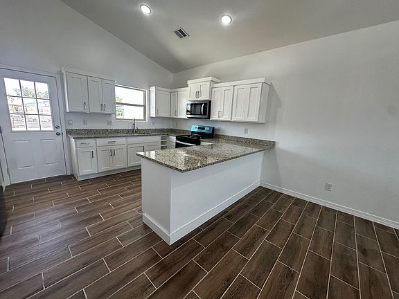 3rd image of 612 Hesse Dr #B