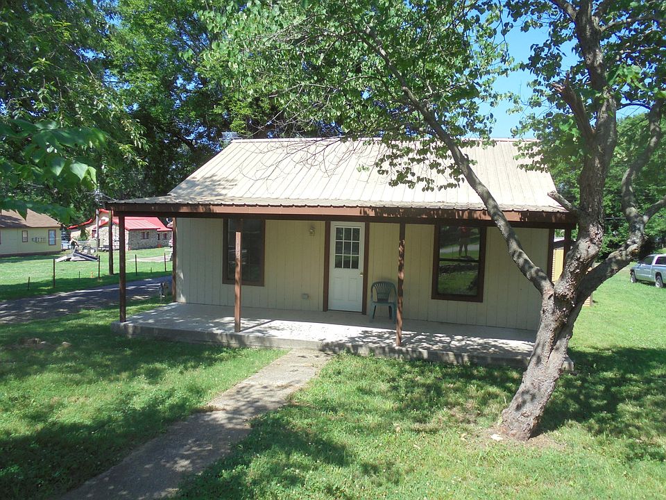 1st image of 102 Minda Ave