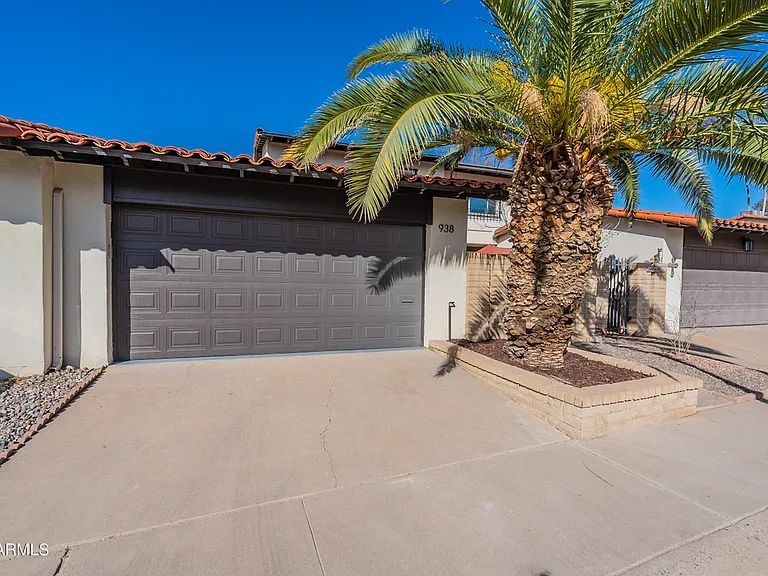938 W Mission Ln — Photo 39