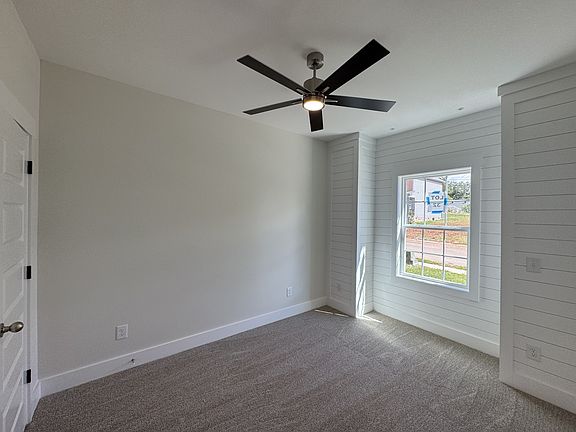 3rd image of 554 Charleston Cove Way