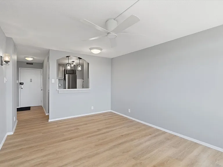 2030 N Adams St #1209 — Photo 10