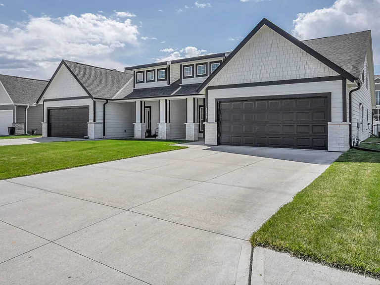 23817 Harvest Heights Cir — Photo 3