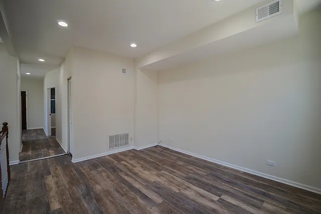 1016 N Ridgeway Ave #1R — Photo 3