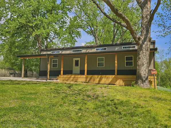 414 E Merchant St, New Franklin, MO 65274