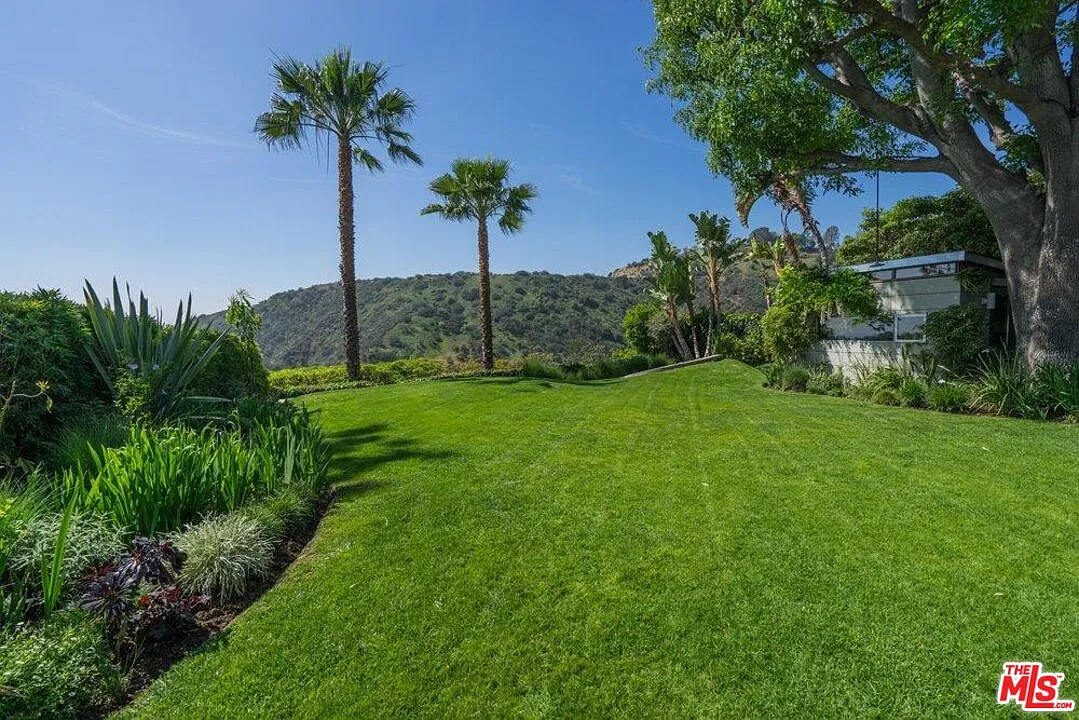 4 bed, 4.5 bath, 3500 sqft, $18,000 — Photo 1