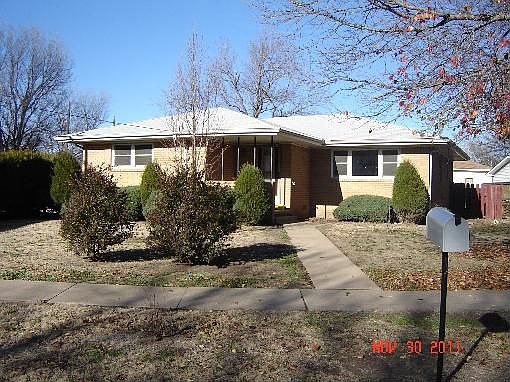 1st image of 215 E 13th St