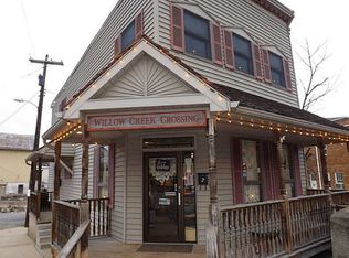 2 Union Ave, Oakdale, PA 15071
