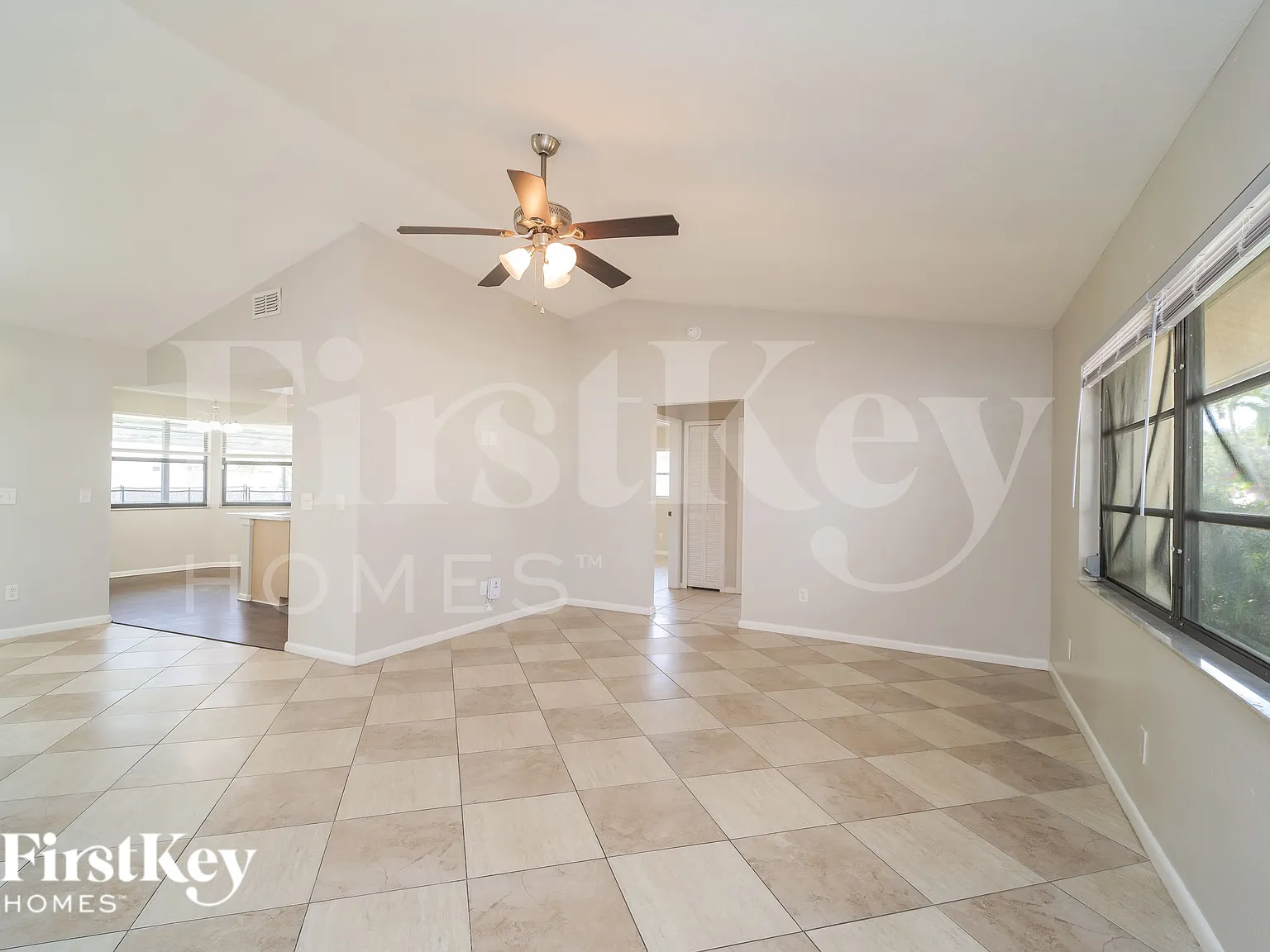 3 bed, 2.0 bath, 1471 sqft, $1,835 — Photo 2