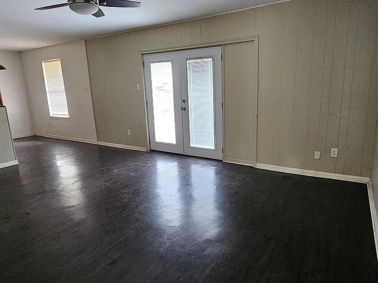3303 Roaming Woods Ln — Photo 2