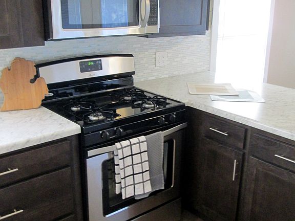 5th image of 868 Carrier Creek Blvd NE