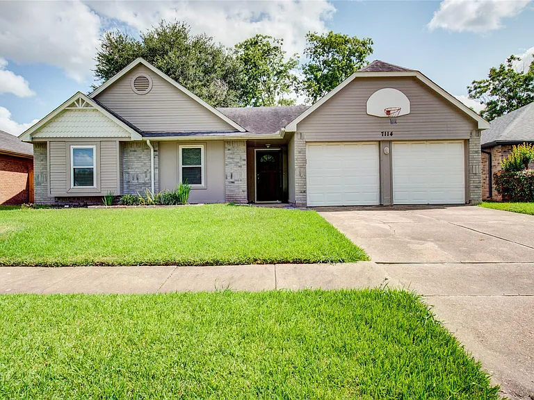 7114 Buchanan Dr — Photo 2