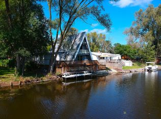 5906 Fox Lake Rd, McHenry, IL 60051