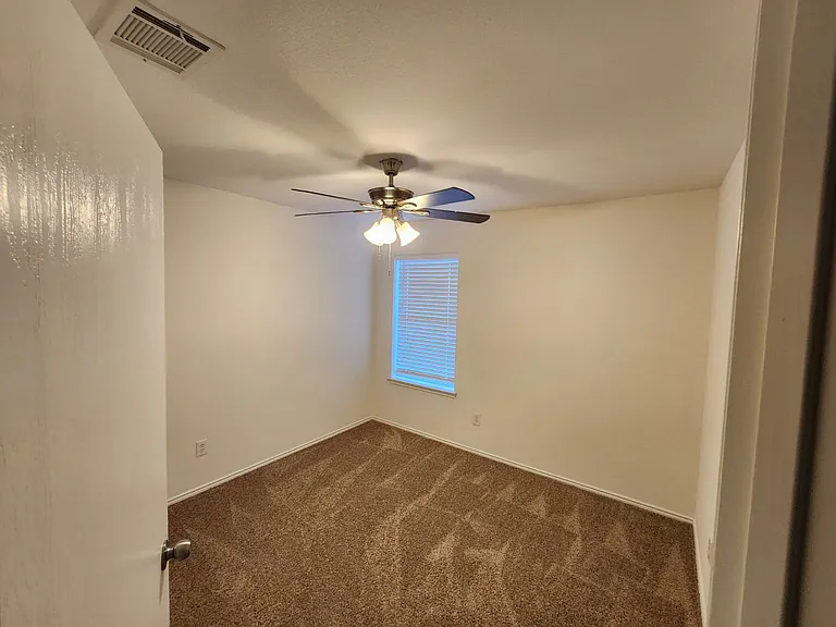 1203 Pine Forest Dr — Photo 9