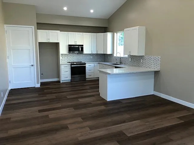 17464 Tiara St — Photo 16