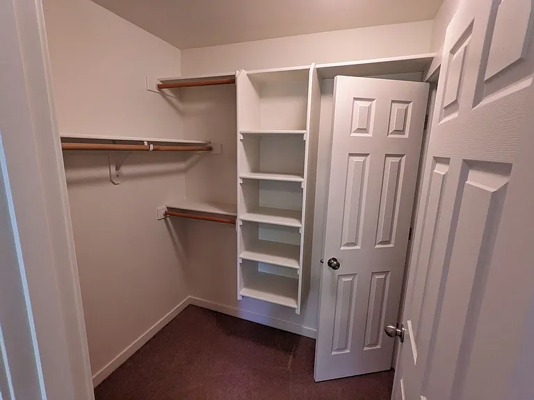 Halsey East Townhomes — Photo 24