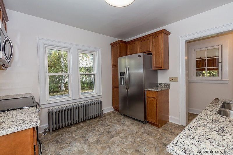 3rd image of 320 BALLSTON Road
