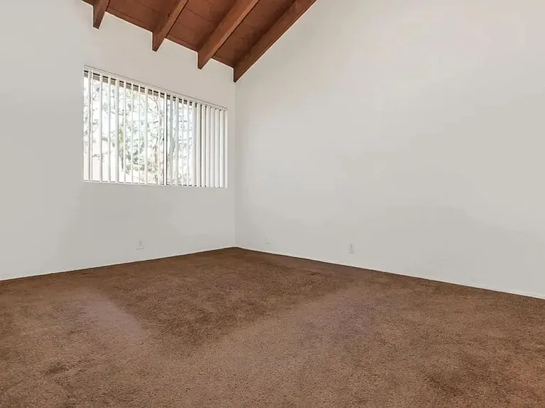 Pacific Terrace — Photo 40