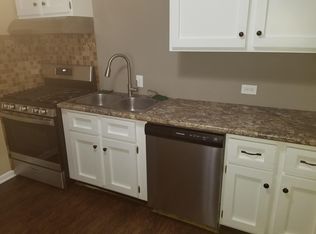 372 Pierson St #A, Crystal Lake, IL 60014