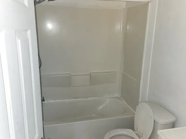 630 E Lackawanna Ave — Photo 10