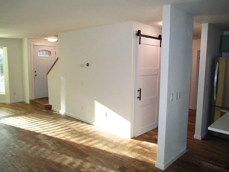 33124 E Lake Holm Dr SE — Photo 3