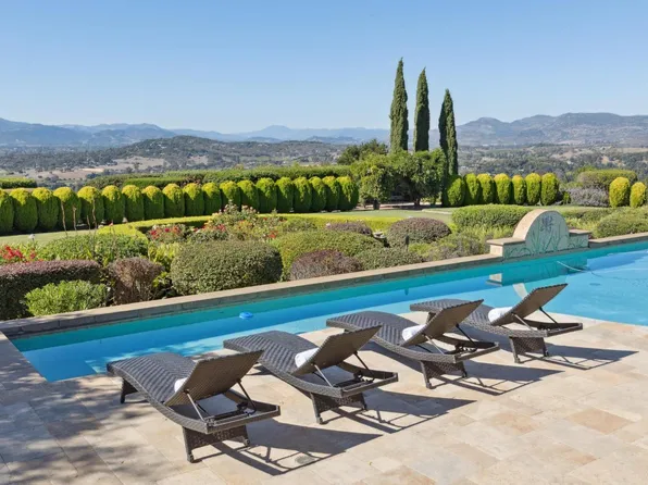 215 Kreuzer Lane, Napa, CA 94559