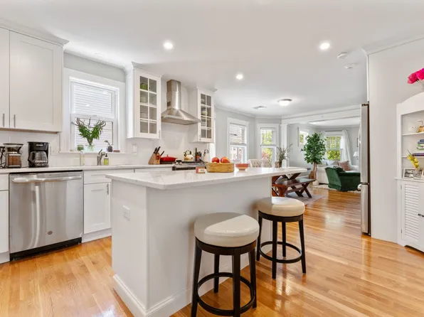 93 Pierce Ave APT 2, Boston, MA 02122