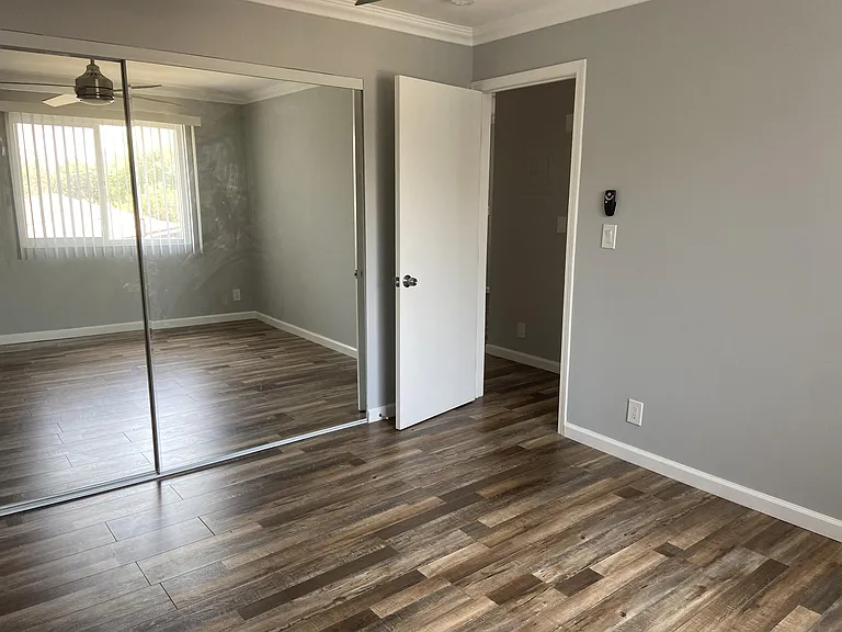 4323 Perlita Ave #16 — Photo 8