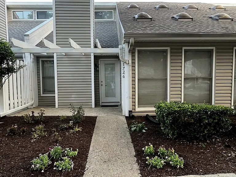 1726 Cotton Patch Ln — Photo 1