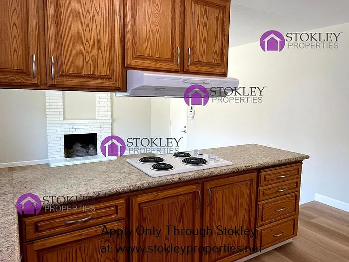 4 bed, 2.0 bath, 1761 sqft, $4,495 — Photo 4