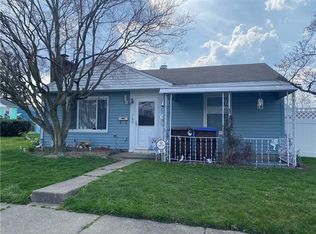 960 Crowder Ave, Sharon, PA 16146