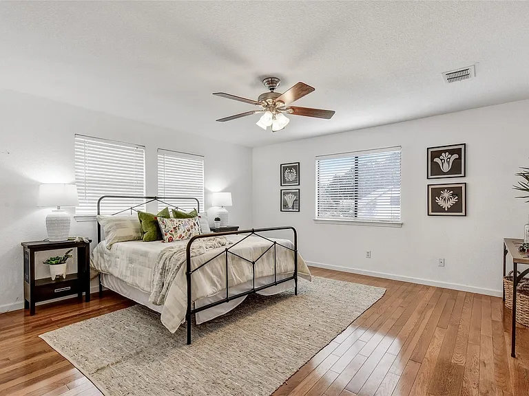 2408 W Messick Loop — Photo 16