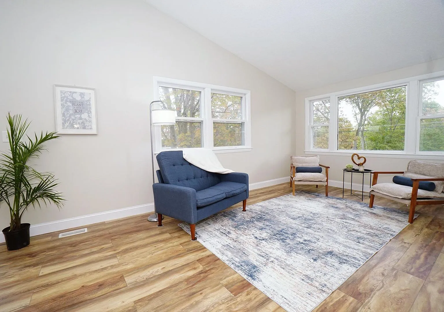 Updated and Comfortable Split Level Living in Nashua - $3500/mo - 42 Woodfield Dr, Nashua, NH — Photo 3