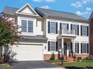 19198 Skinner Sq, Leesburg, VA 20176